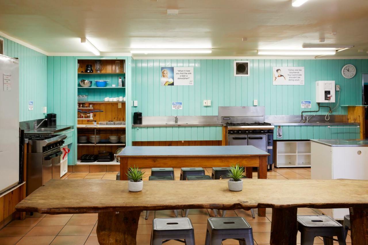 Pacific Coast And Backpackers Hostel *